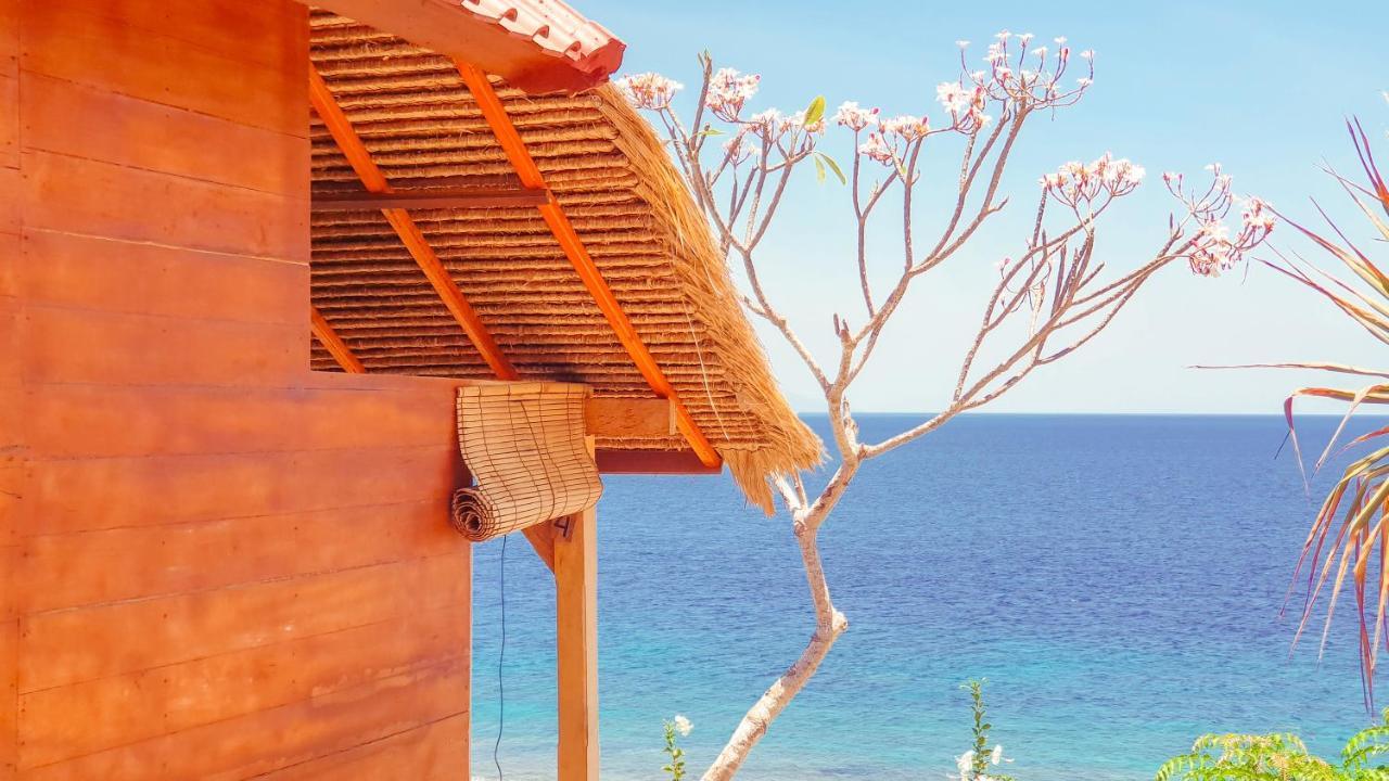 Malibu Huts Hotel Semaya Exterior photo