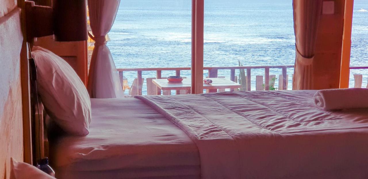 Malibu Huts Hotel Semaya Exterior photo