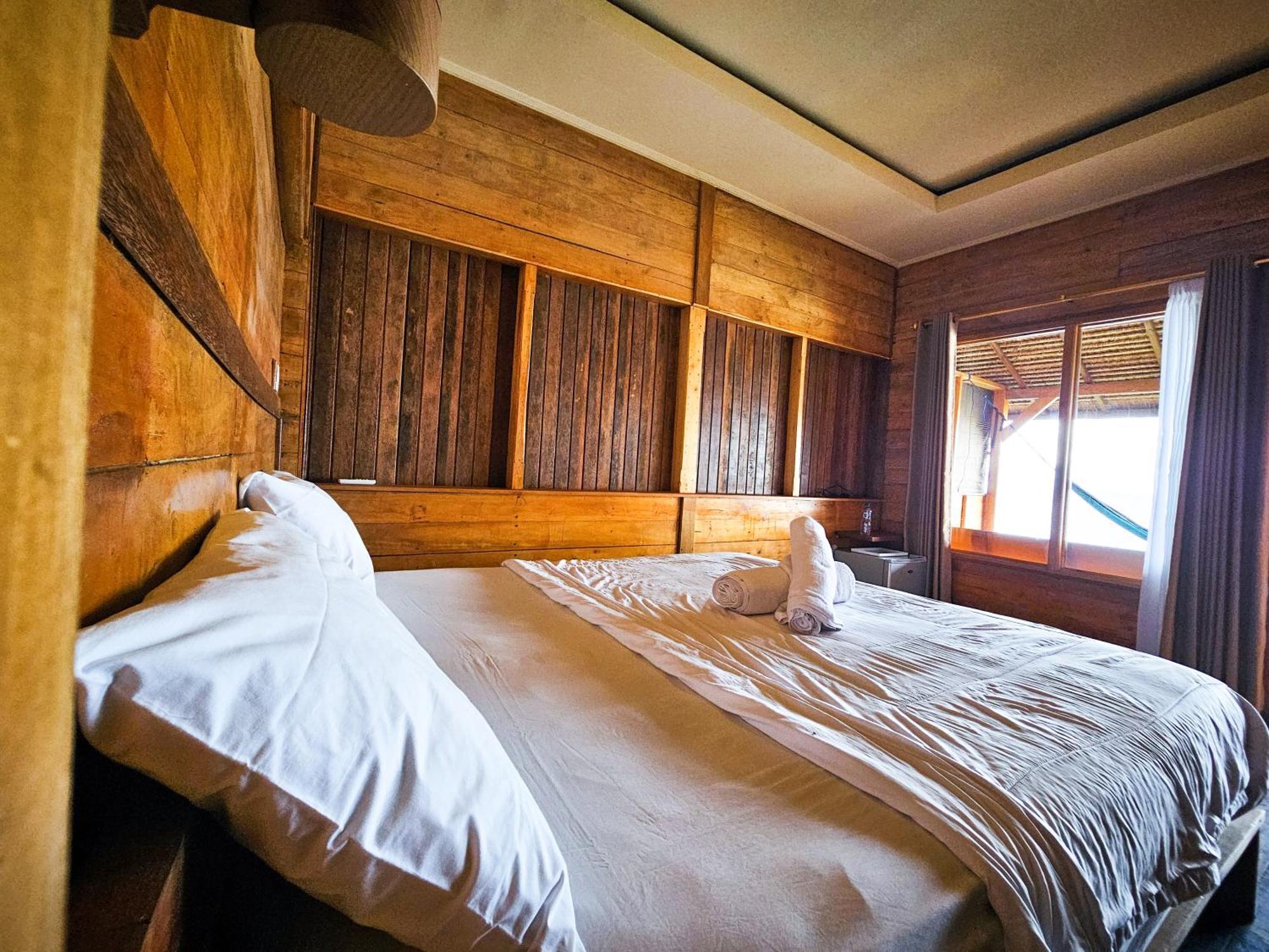 Malibu Huts Hotel Semaya Exterior photo